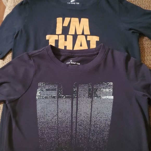 nike t shirt xs